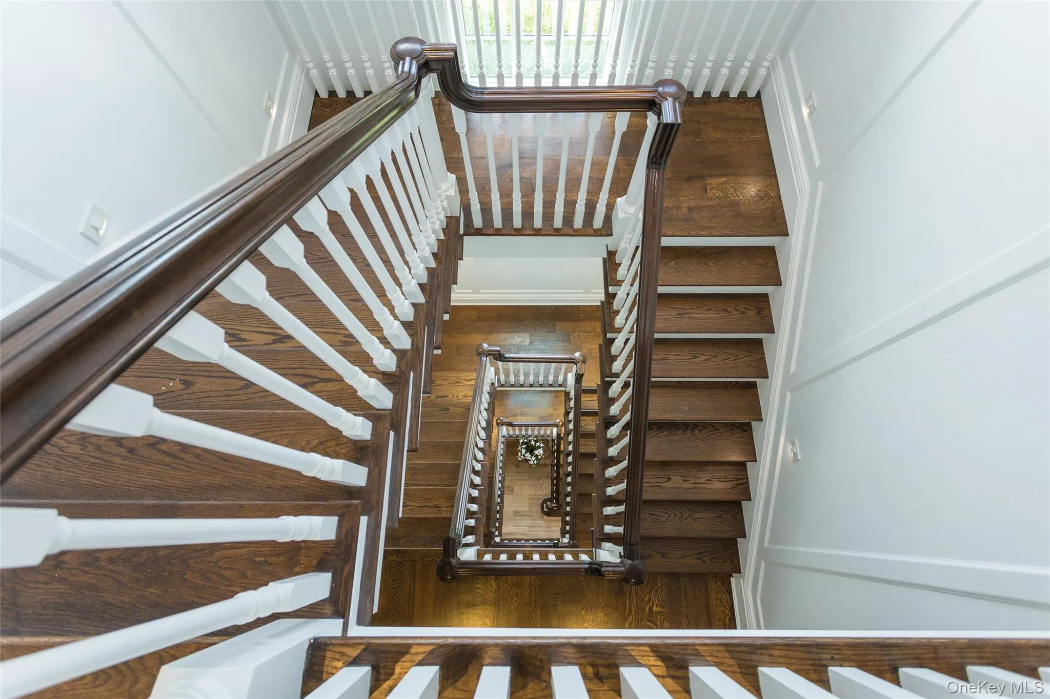 7 Pine Drive, North Hempstead, NY, 6 Bedrooms Bedrooms, 11 Rooms Rooms,6 BathroomsBathrooms,Residential,For Rent,Pine,0,1009341 7 Pine Drive, North Hempstead, NY, 6 Bedrooms Bedrooms, 11 Rooms Rooms,6 BathroomsBathrooms,Residential,For Rent,Pine,0,1009341