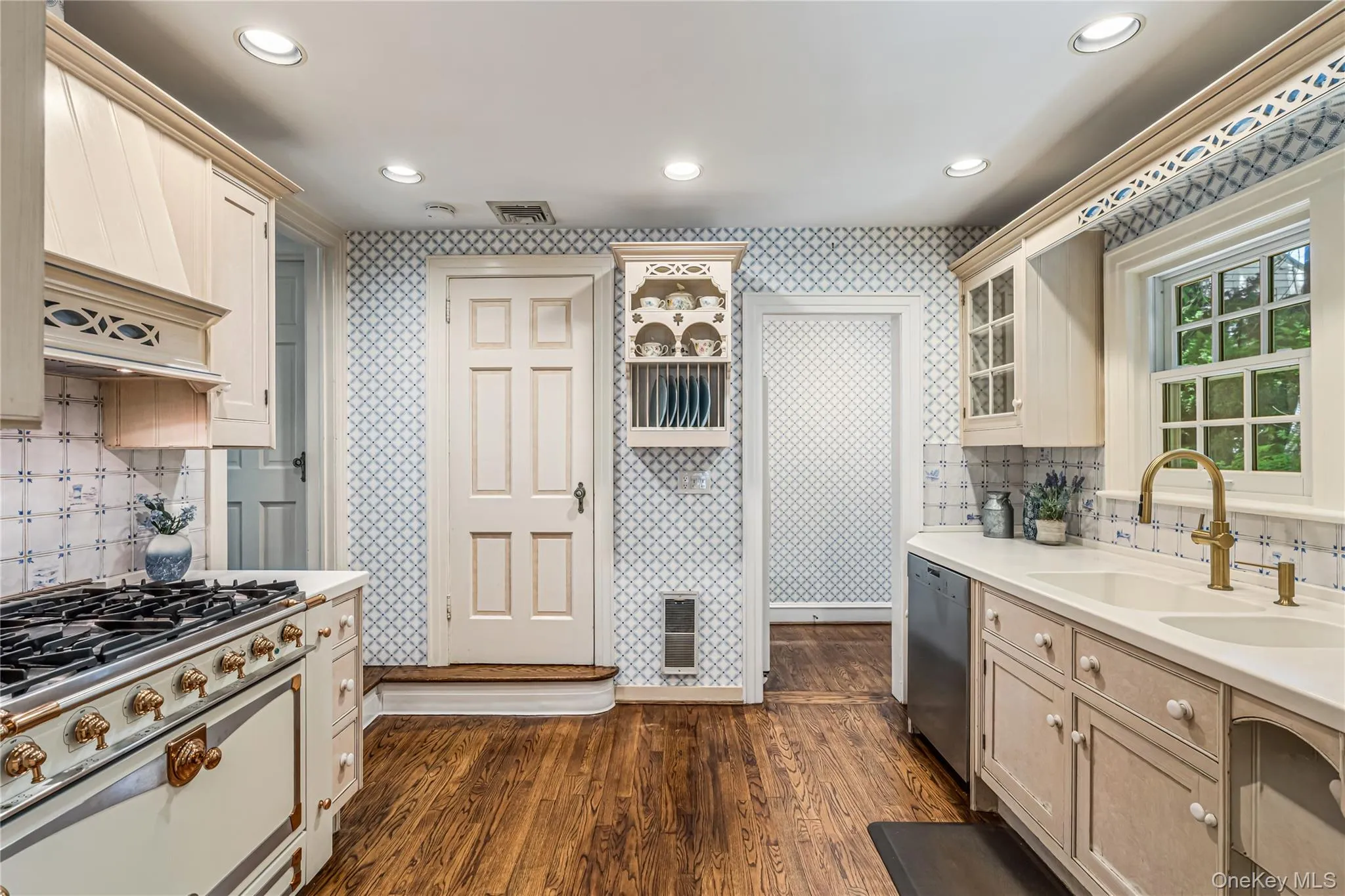 Kitchen - Breakfast Nook View Kitchen - Breakfast Nook View