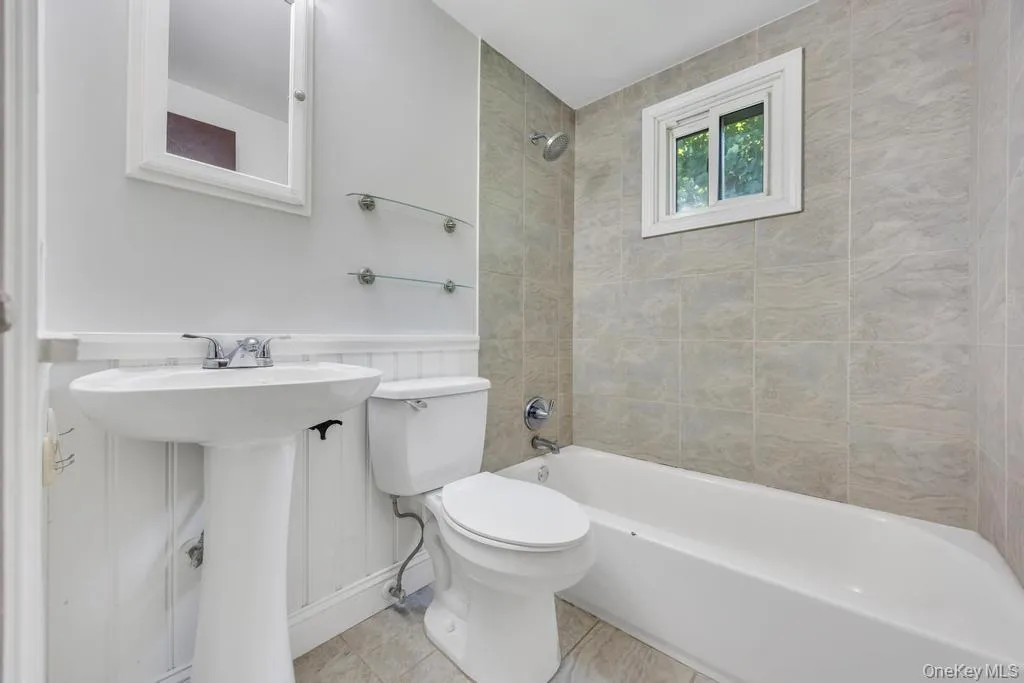 29 Pearsall Street, Babylon, NY, 4 Bedrooms Bedrooms, 7 Rooms Rooms,2 BathroomsBathrooms,Residential,For Rent,Pearsall,0,1009346 29 Pearsall Street, Babylon, NY, 4 Bedrooms Bedrooms, 7 Rooms Rooms,2 BathroomsBathrooms,Residential,For Rent,Pearsall,0,1009346