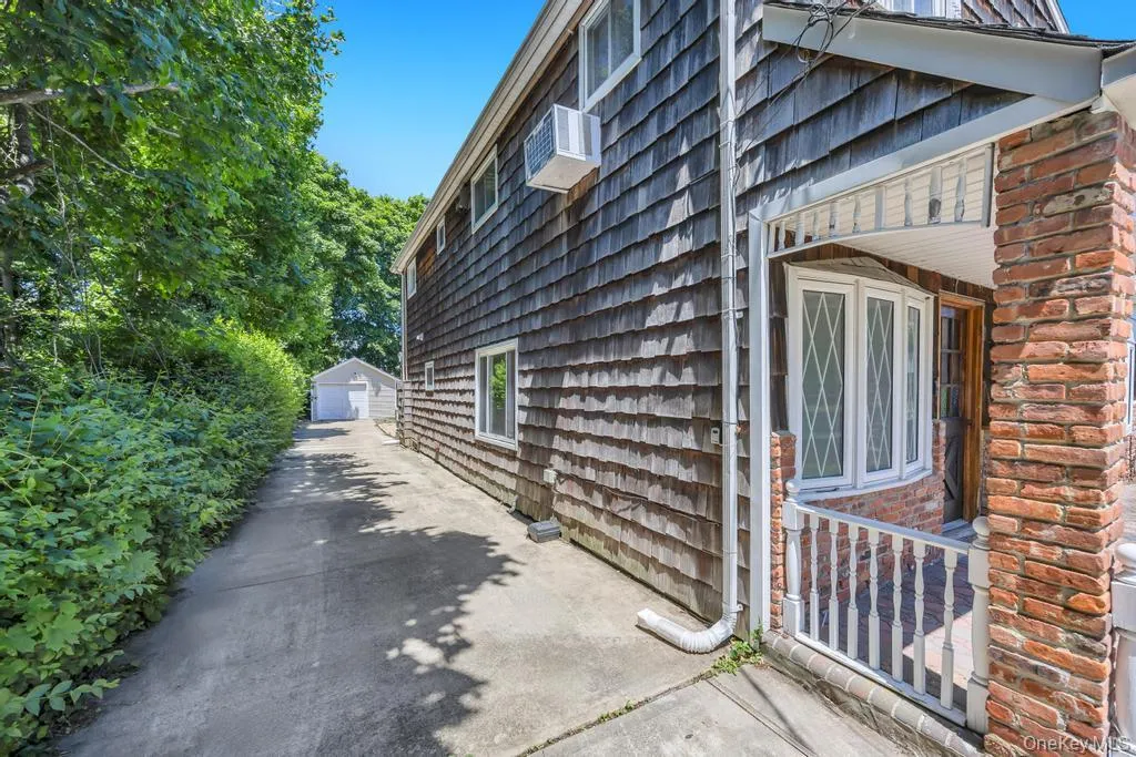 29 Pearsall Street, Babylon, NY, 4 Bedrooms Bedrooms, 7 Rooms Rooms,2 BathroomsBathrooms,Residential,For Rent,Pearsall,0,1009346 29 Pearsall Street, Babylon, NY, 4 Bedrooms Bedrooms, 7 Rooms Rooms,2 BathroomsBathrooms,Residential,For Rent,Pearsall,0,1009346