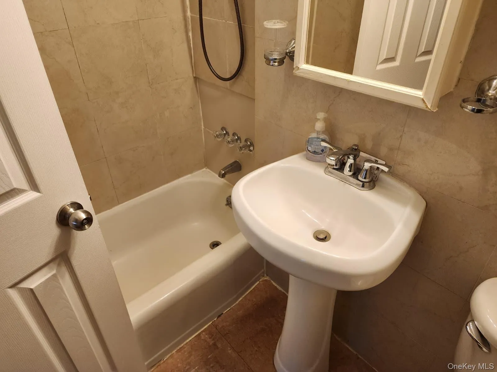 61-45 98th Street, New York, NY, 1 Bedroom Bedrooms, 4 Rooms Rooms,1 BathroomBathrooms,Residential Lease,For Rent,98th,0,1009352 61-45 98th Street, New York, NY, 1 Bedroom Bedrooms, 4 Rooms Rooms,1 BathroomBathrooms,Residential Lease,For Rent,98th,0,1009352