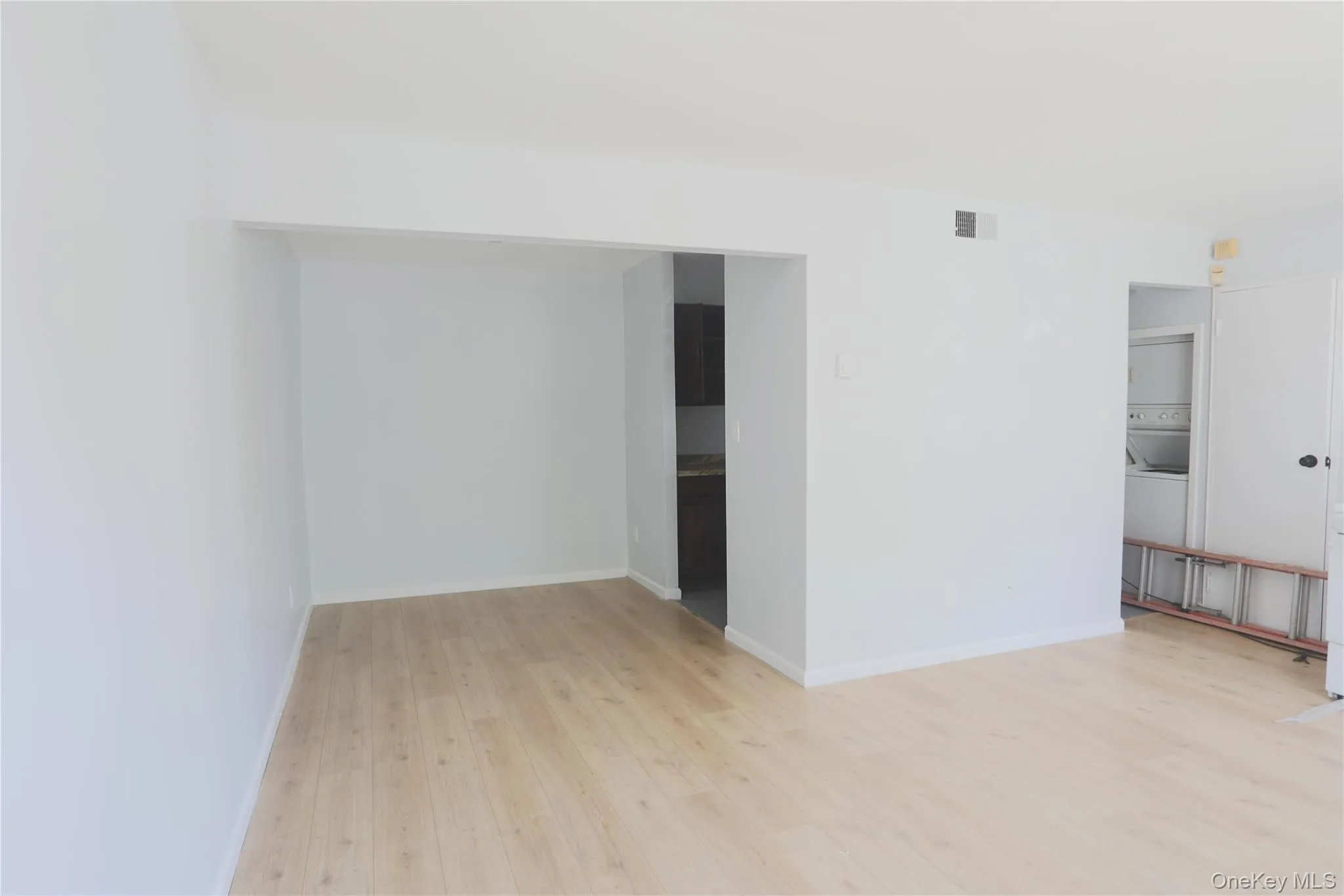 3 Valley Forge Court, Brookhaven, NY, 2 Bedrooms Bedrooms, 5 Rooms Rooms,1 BathroomBathrooms,Residential,For Rent,Valley Forge,0,1009354 3 Valley Forge Court, Brookhaven, NY, 2 Bedrooms Bedrooms, 5 Rooms Rooms,1 BathroomBathrooms,Residential,For Rent,Valley Forge,0,1009354