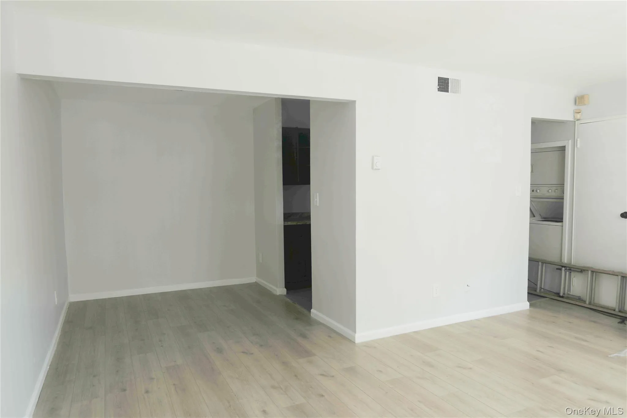 3 Valley Forge Court, Brookhaven, NY, 2 Bedrooms Bedrooms, 5 Rooms Rooms,1 BathroomBathrooms,Residential,For Rent,Valley Forge,0,1009354 3 Valley Forge Court, Brookhaven, NY, 2 Bedrooms Bedrooms, 5 Rooms Rooms,1 BathroomBathrooms,Residential,For Rent,Valley Forge,0,1009354
