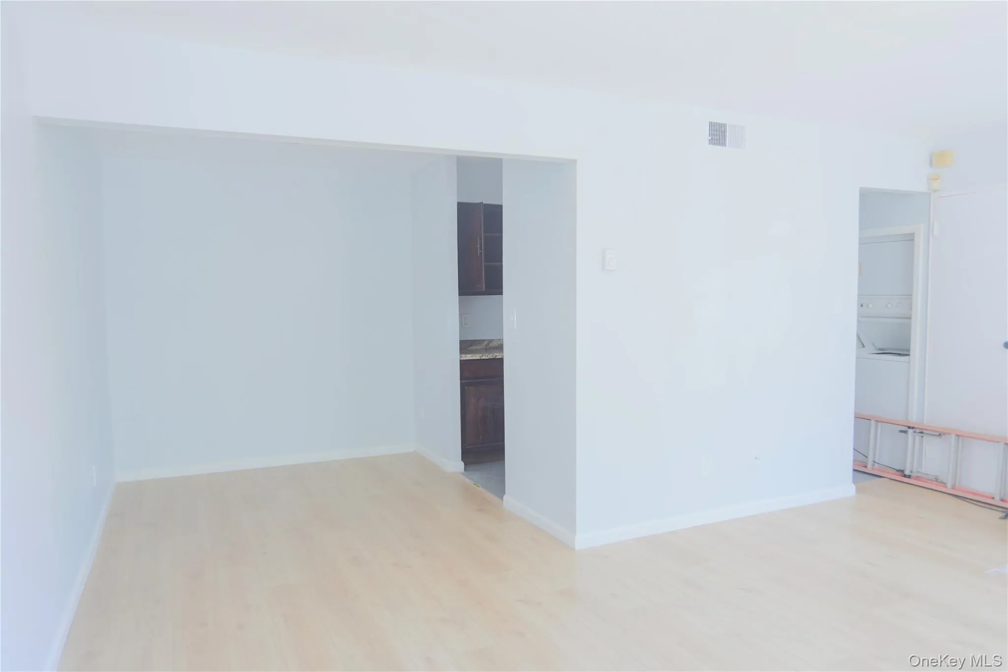 3 Valley Forge Court, Brookhaven, NY, 2 Bedrooms Bedrooms, 5 Rooms Rooms,1 BathroomBathrooms,Residential,For Rent,Valley Forge,0,1009354 3 Valley Forge Court, Brookhaven, NY, 2 Bedrooms Bedrooms, 5 Rooms Rooms,1 BathroomBathrooms,Residential,For Rent,Valley Forge,0,1009354