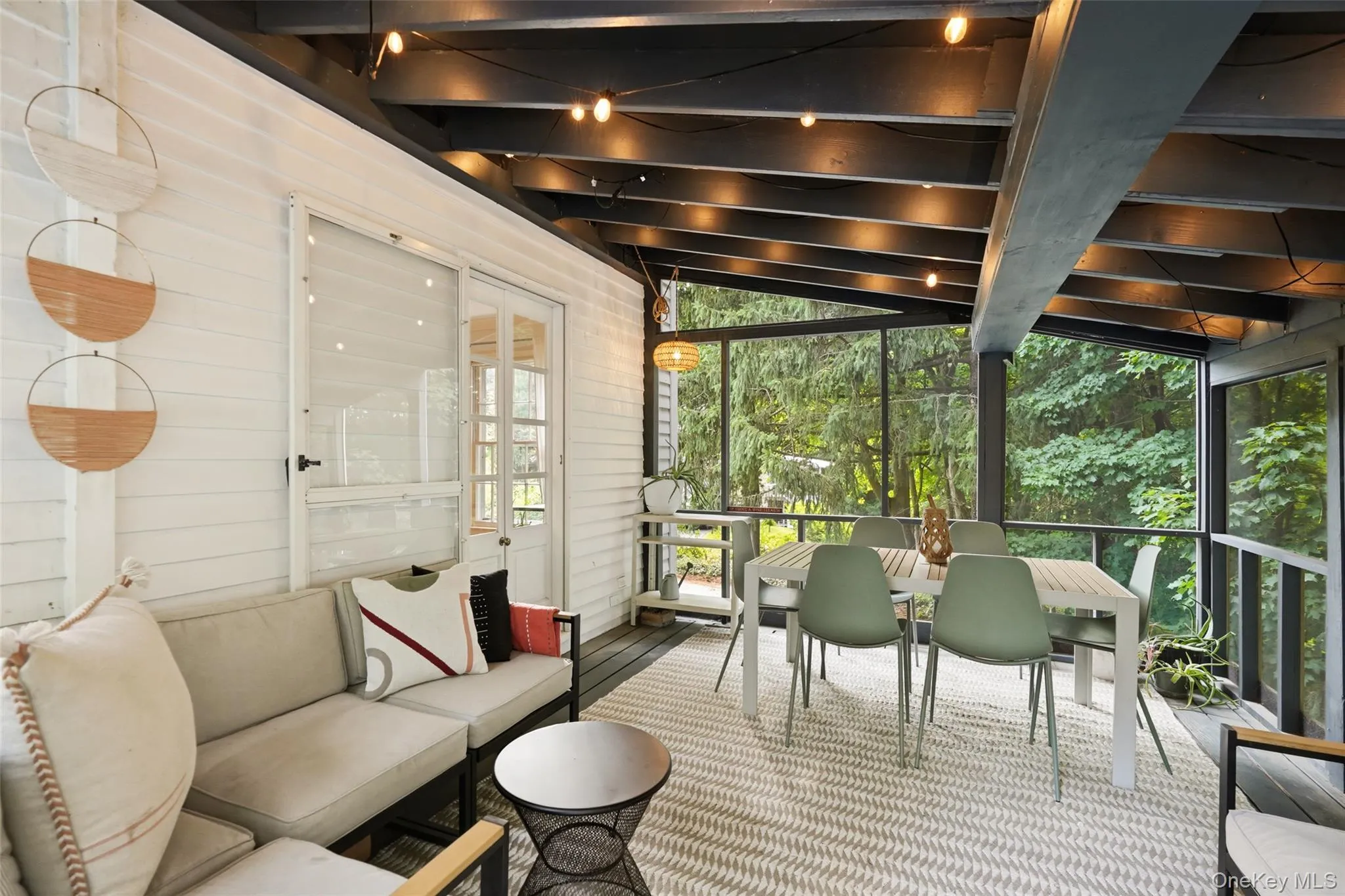 Wonderful screened in porch Wonderful screened in porch