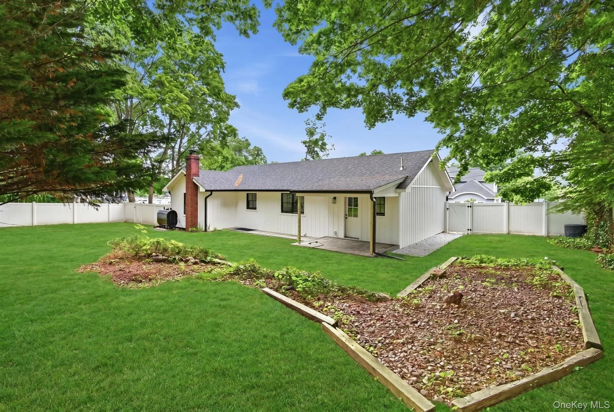 85 Kenneth Avenue, Huntington, NY, 4 Bedrooms Bedrooms, 7 Rooms Rooms,2 BathroomsBathrooms,Residential,For Rent,Kenneth,0,1009359 85 Kenneth Avenue, Huntington, NY, 4 Bedrooms Bedrooms, 7 Rooms Rooms,2 BathroomsBathrooms,Residential,For Rent,Kenneth,0,1009359