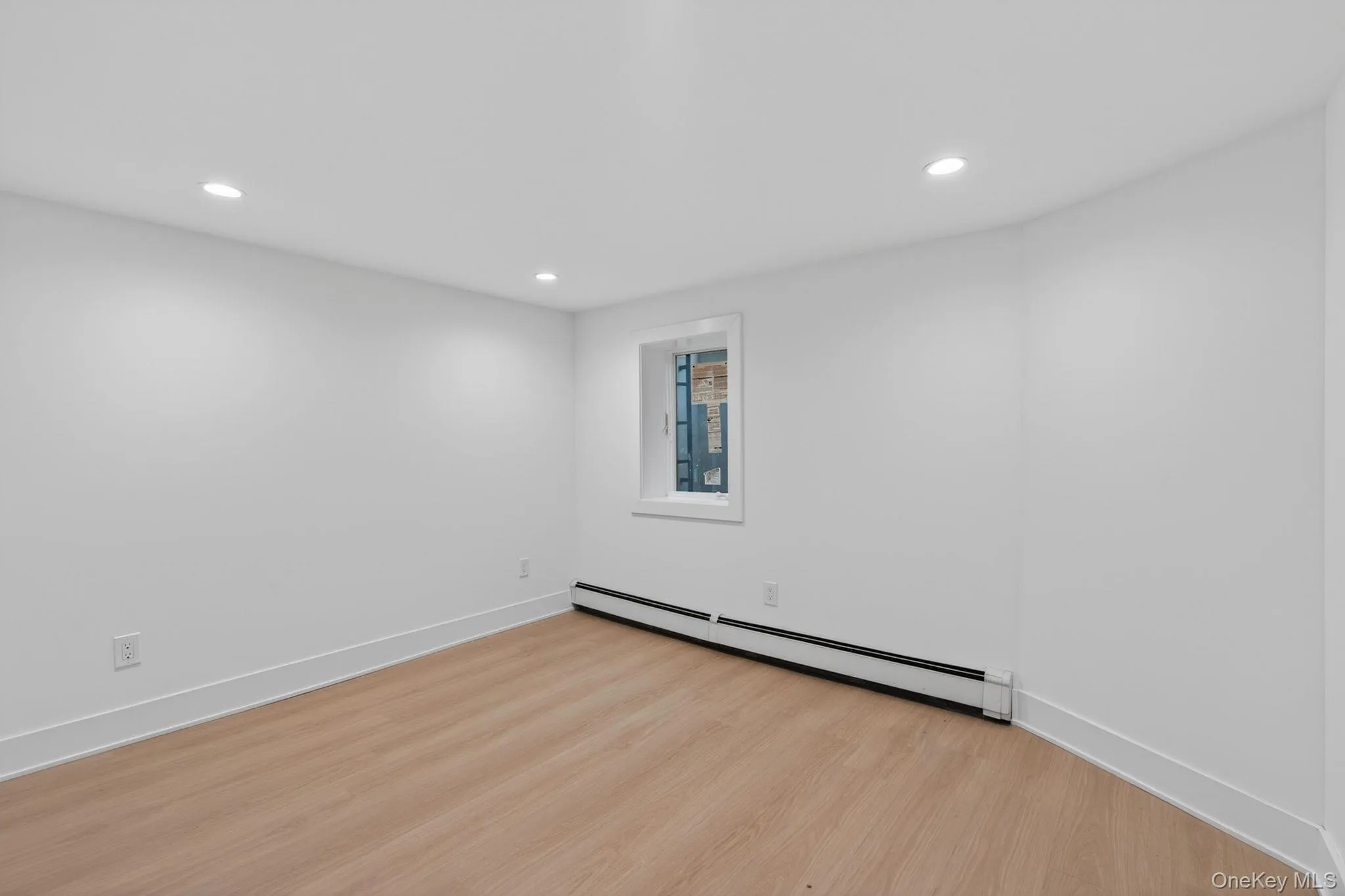 85 Kenneth Avenue, Huntington, NY, 4 Bedrooms Bedrooms, 7 Rooms Rooms,2 BathroomsBathrooms,Residential,For Rent,Kenneth,0,1009359 85 Kenneth Avenue, Huntington, NY, 4 Bedrooms Bedrooms, 7 Rooms Rooms,2 BathroomsBathrooms,Residential,For Rent,Kenneth,0,1009359
