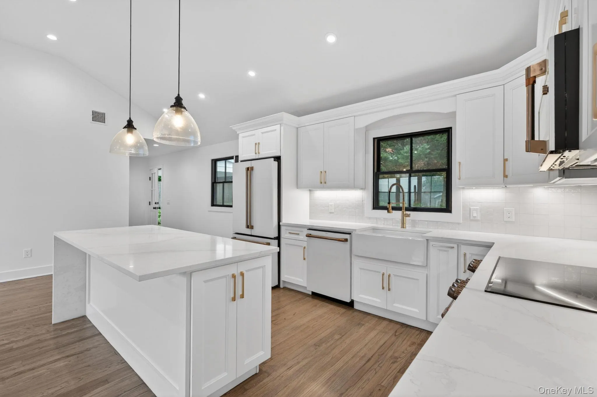 85 Kenneth Avenue, Huntington, NY, 4 Bedrooms Bedrooms, 7 Rooms Rooms,2 BathroomsBathrooms,Residential,For Rent,Kenneth,0,1009359 85 Kenneth Avenue, Huntington, NY, 4 Bedrooms Bedrooms, 7 Rooms Rooms,2 BathroomsBathrooms,Residential,For Rent,Kenneth,0,1009359