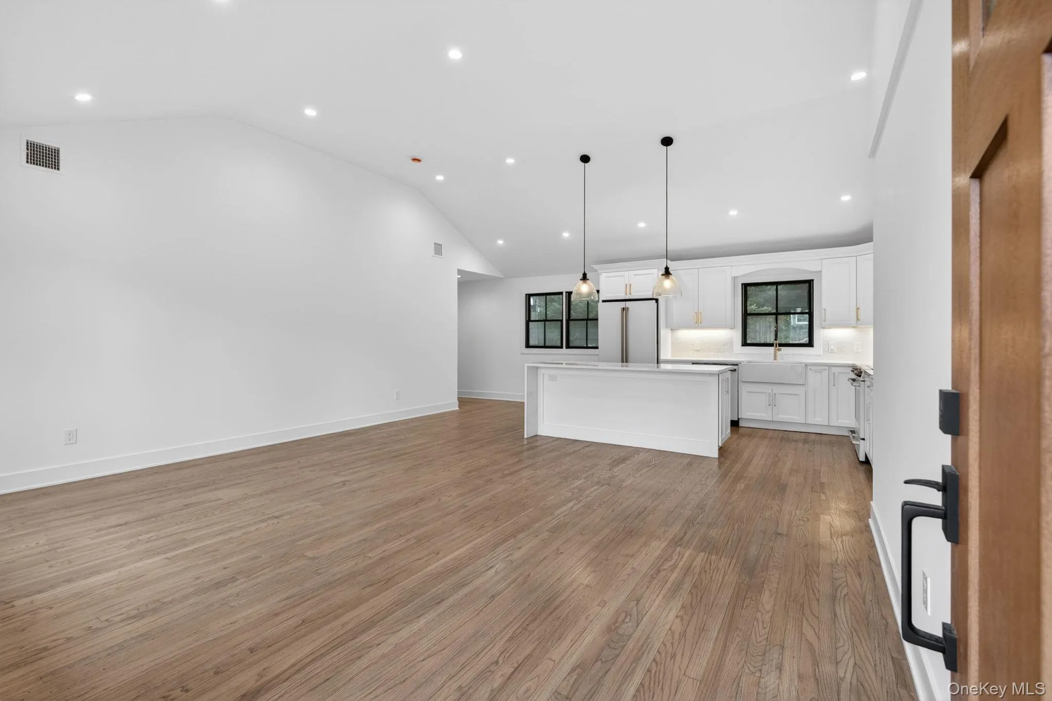 85 Kenneth Avenue, Huntington, NY, 4 Bedrooms Bedrooms, 7 Rooms Rooms,2 BathroomsBathrooms,Residential,For Rent,Kenneth,0,1009359 85 Kenneth Avenue, Huntington, NY, 4 Bedrooms Bedrooms, 7 Rooms Rooms,2 BathroomsBathrooms,Residential,For Rent,Kenneth,0,1009359
