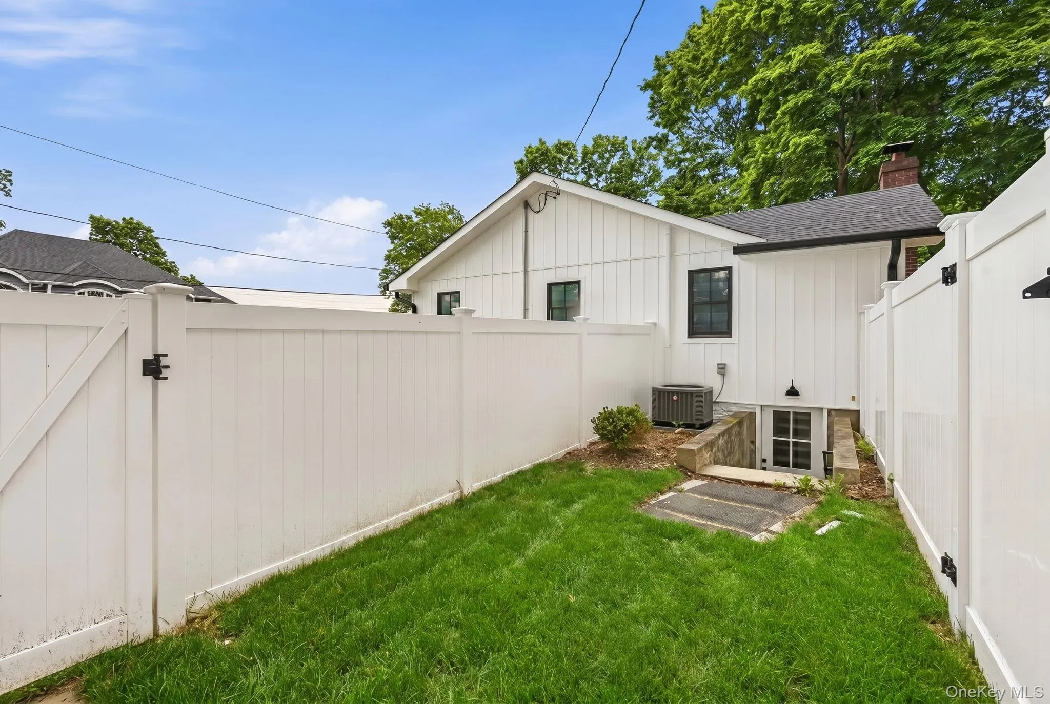 85 Kenneth Avenue, Huntington, NY, 4 Bedrooms Bedrooms, 7 Rooms Rooms,2 BathroomsBathrooms,Residential,For Rent,Kenneth,0,1009359 85 Kenneth Avenue, Huntington, NY, 4 Bedrooms Bedrooms, 7 Rooms Rooms,2 BathroomsBathrooms,Residential,For Rent,Kenneth,0,1009359