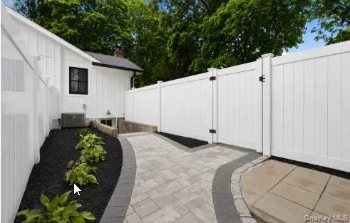 85 Kenneth Avenue, Huntington, NY, 4 Bedrooms Bedrooms, 7 Rooms Rooms,2 BathroomsBathrooms,Residential,For Rent,Kenneth,0,1009359 85 Kenneth Avenue, Huntington, NY, 4 Bedrooms Bedrooms, 7 Rooms Rooms,2 BathroomsBathrooms,Residential,For Rent,Kenneth,0,1009359