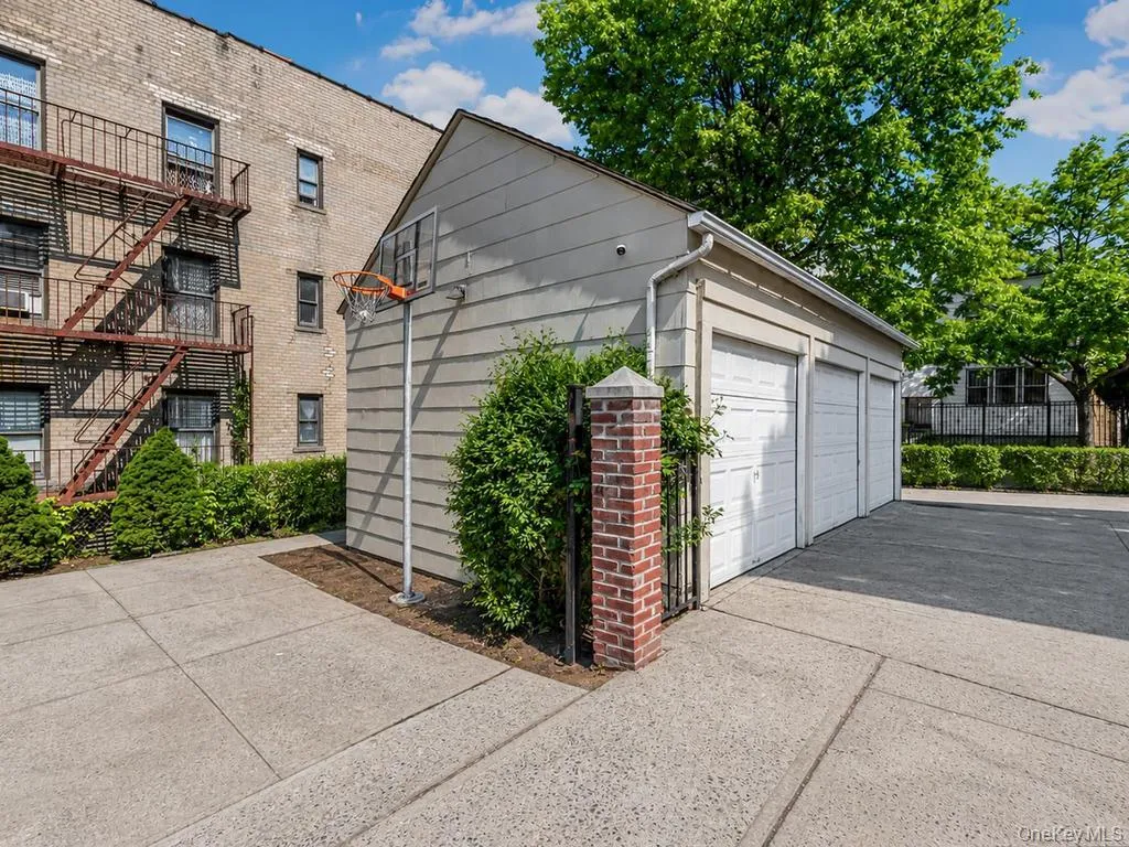 636 219th Street, New York, NY, 2 Bedrooms Bedrooms, 7 Rooms Rooms,2 BathroomsBathrooms,Residential,For Rent,219th,0,1009378 636 219th Street, New York, NY, 2 Bedrooms Bedrooms, 7 Rooms Rooms,2 BathroomsBathrooms,Residential,For Rent,219th,0,1009378