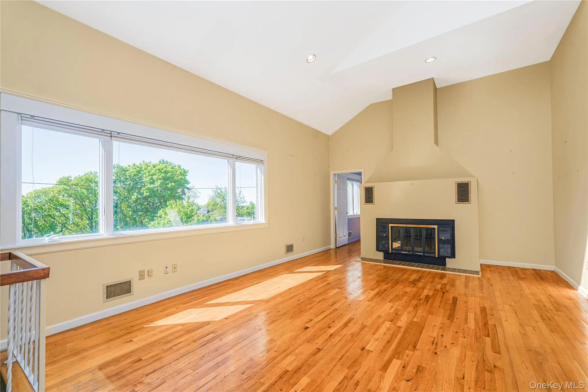 215 Coverly Avenue, New York, NY, 4 Bedrooms Bedrooms, 8 Rooms Rooms,3 BathroomsBathrooms,Residential,For Rent,Coverly,0,1009383 215 Coverly Avenue, New York, NY, 4 Bedrooms Bedrooms, 8 Rooms Rooms,3 BathroomsBathrooms,Residential,For Rent,Coverly,0,1009383