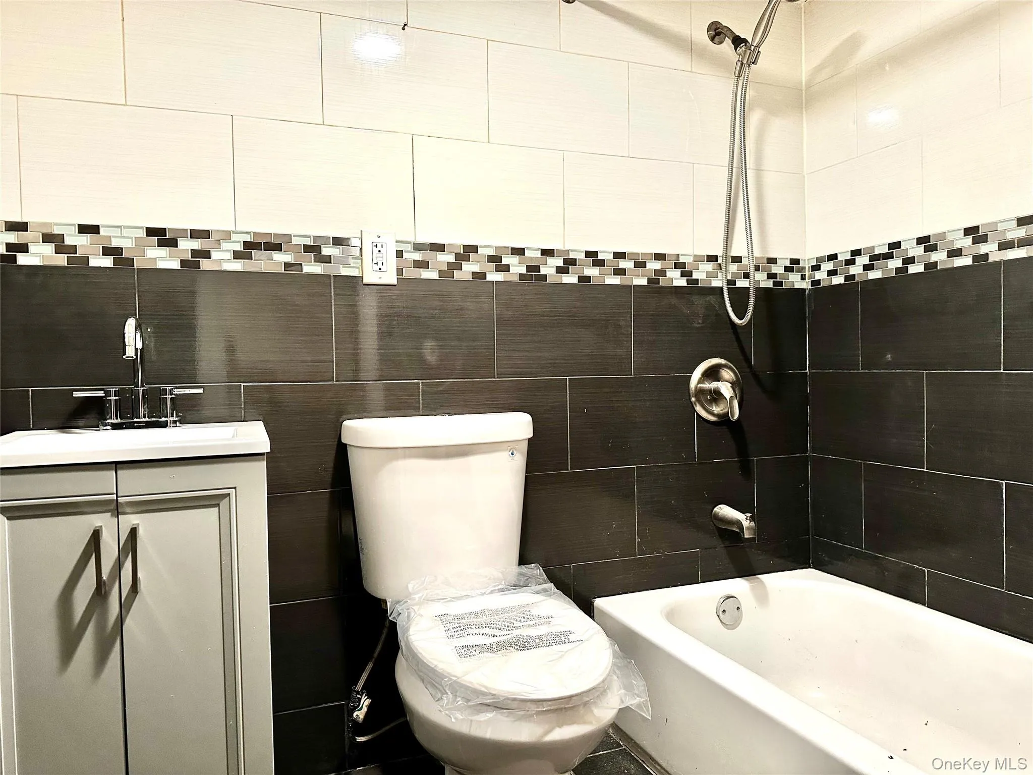 612 Jerome Street, New York, NY, 1 Bedroom Bedrooms, 3 Rooms Rooms,1 BathroomBathrooms,Residential Lease,For Rent,Jerome,0,1009395 612 Jerome Street, New York, NY, 1 Bedroom Bedrooms, 3 Rooms Rooms,1 BathroomBathrooms,Residential Lease,For Rent,Jerome,0,1009395