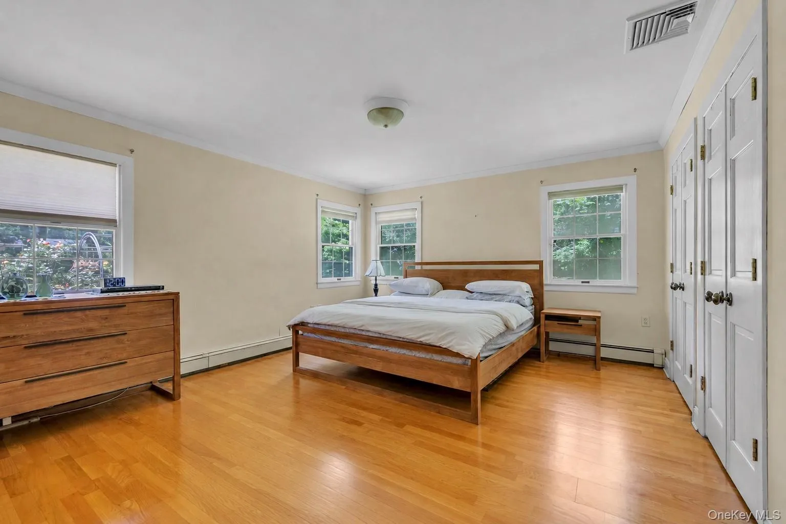 5 Eden Roc Drive, Oyster Bay, NY, 3 Bedrooms Bedrooms, 8 Rooms Rooms,2 BathroomsBathrooms,Residential,For Rent,Eden Roc,0,1009402 5 Eden Roc Drive, Oyster Bay, NY, 3 Bedrooms Bedrooms, 8 Rooms Rooms,2 BathroomsBathrooms,Residential,For Rent,Eden Roc,0,1009402
