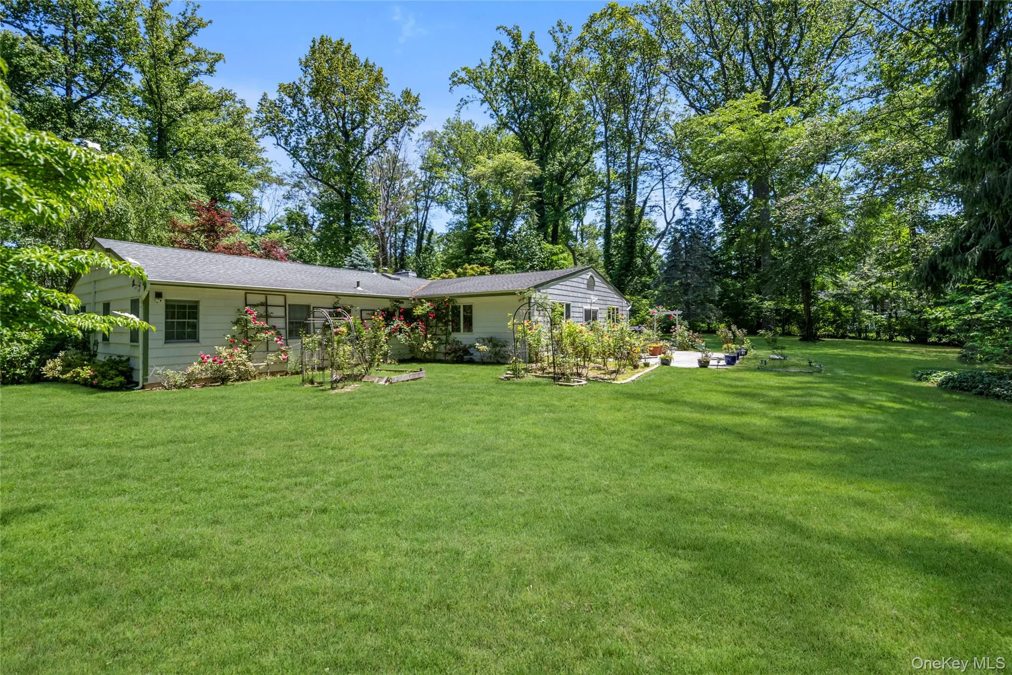 5 Eden Roc Drive, Oyster Bay, NY, 3 Bedrooms Bedrooms, 8 Rooms Rooms,2 BathroomsBathrooms,Residential,For Rent,Eden Roc,0,1009402 5 Eden Roc Drive, Oyster Bay, NY, 3 Bedrooms Bedrooms, 8 Rooms Rooms,2 BathroomsBathrooms,Residential,For Rent,Eden Roc,0,1009402