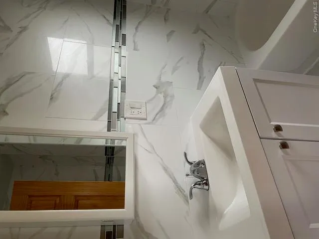 1620 Radcliff Avenue, New York, NY, 3 Bedrooms Bedrooms, 5 Rooms Rooms,1 BathroomBathrooms,Residential,For Rent,Radcliff,0,1009405 1620 Radcliff Avenue, New York, NY, 3 Bedrooms Bedrooms, 5 Rooms Rooms,1 BathroomBathrooms,Residential,For Rent,Radcliff,0,1009405