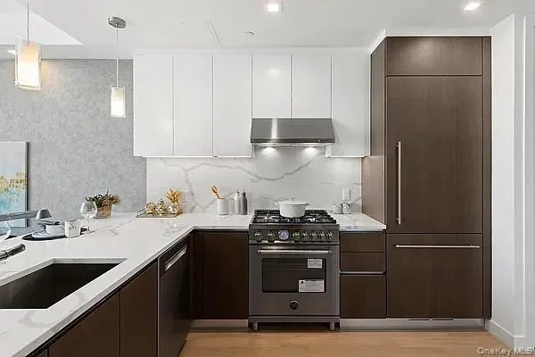 33-66 Farrington, New York, NY, 2 Bedrooms Bedrooms, 5 Rooms Rooms,2 BathroomsBathrooms,Residential,For Rent,Farrington,0,1009415 33-66 Farrington, New York, NY, 2 Bedrooms Bedrooms, 5 Rooms Rooms,2 BathroomsBathrooms,Residential,For Rent,Farrington,0,1009415