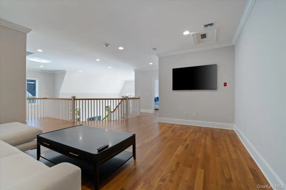 238 Coach Drive, Oyster Bay, NY, 3 Bedrooms Bedrooms, 8 Rooms Rooms,3 BathroomsBathrooms,Residential,For Rent,Coach,0,1009418 238 Coach Drive, Oyster Bay, NY, 3 Bedrooms Bedrooms, 8 Rooms Rooms,3 BathroomsBathrooms,Residential,For Rent,Coach,0,1009418