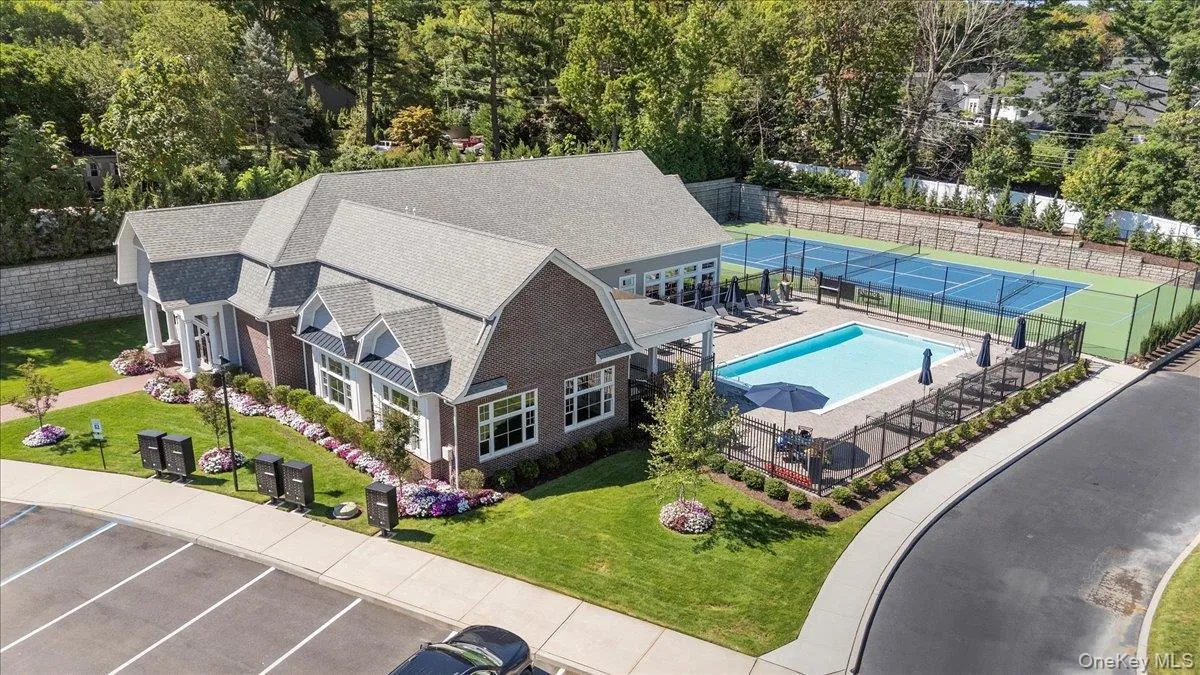 Club House With Pool Tennis Ct, Pickle Court, Gym, Library, Party adn Card Room. Club House With Pool Tennis Ct, Pickle Court, Gym, Library, Party adn Card Room.