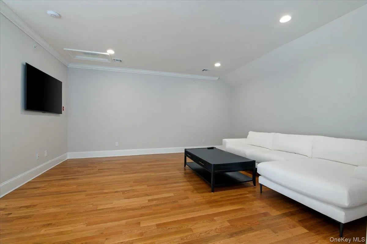 238 Coach Drive, Oyster Bay, NY, 3 Bedrooms Bedrooms, 8 Rooms Rooms,3 BathroomsBathrooms,Residential,For Rent,Coach,0,1009418 238 Coach Drive, Oyster Bay, NY, 3 Bedrooms Bedrooms, 8 Rooms Rooms,3 BathroomsBathrooms,Residential,For Rent,Coach,0,1009418