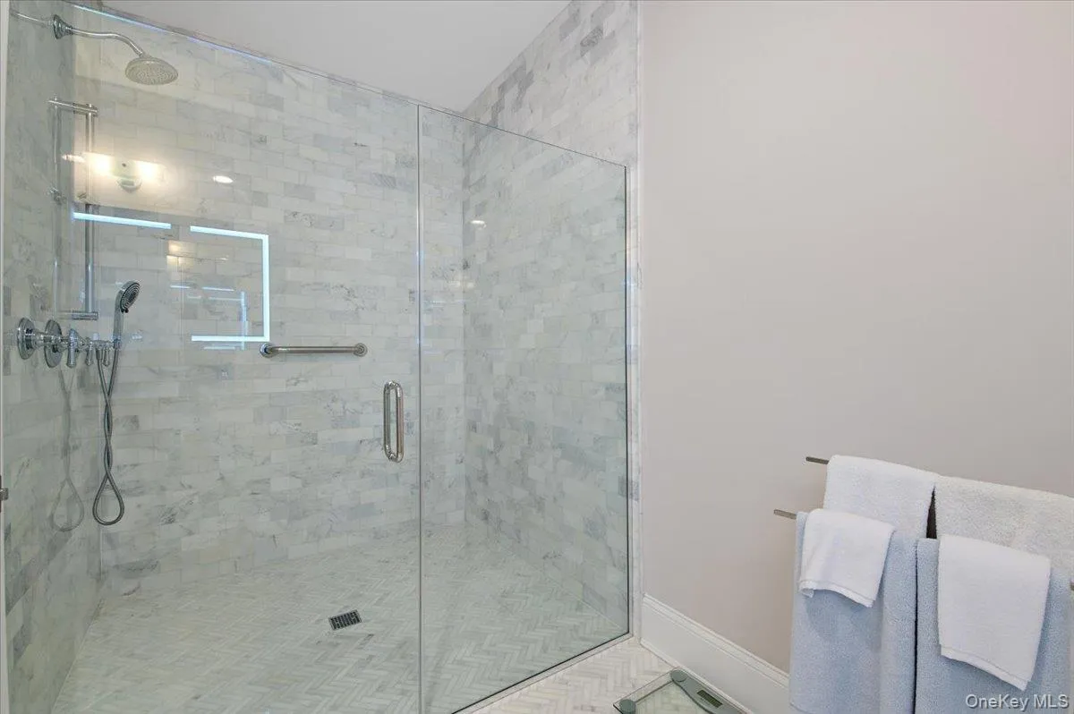 walk-in large shower. walk-in large shower.
