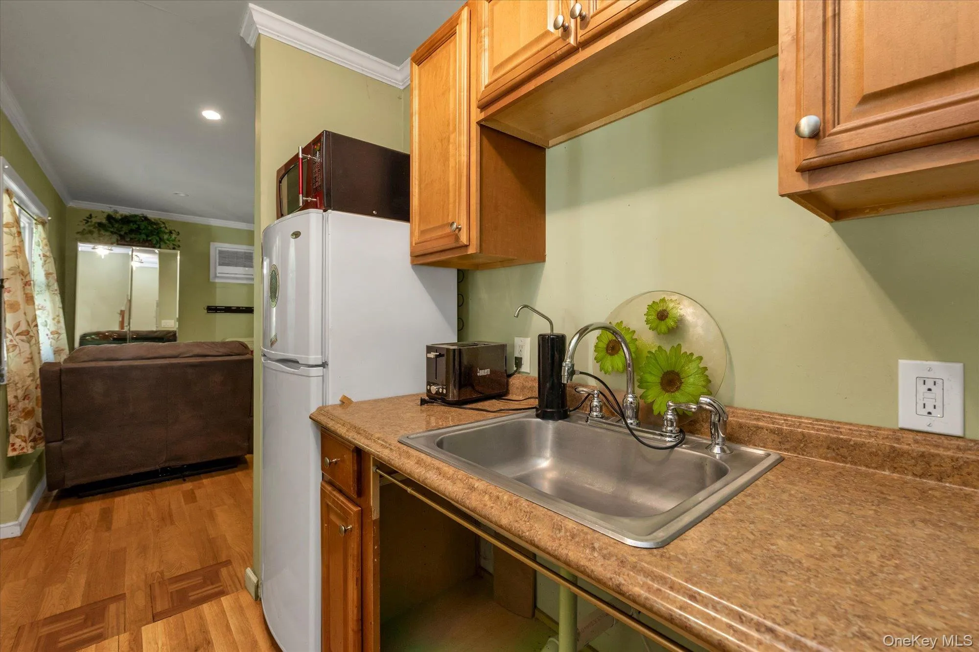 2484 Lindy Road, Hempstead, NY, 4 Bedrooms Bedrooms, 7 Rooms Rooms,1 BathroomBathrooms,Residential,For Rent,Lindy,0,1009426 2484 Lindy Road, Hempstead, NY, 4 Bedrooms Bedrooms, 7 Rooms Rooms,1 BathroomBathrooms,Residential,For Rent,Lindy,0,1009426