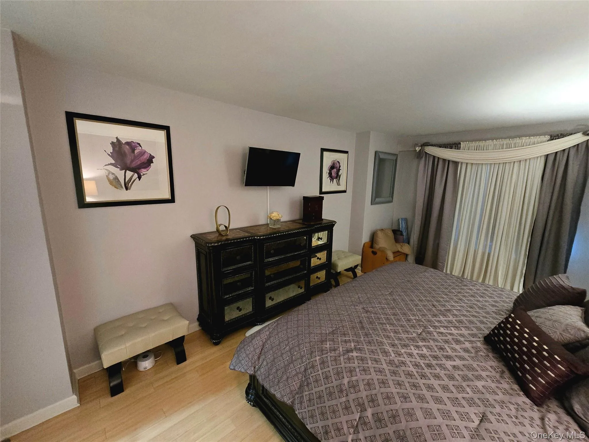 11011 Queens Boulevard, New York, NY, 1 Bedroom Bedrooms, 4 Rooms Rooms,1 BathroomBathrooms,Residential,For Rent,Queens,0,1009429 11011 Queens Boulevard, New York, NY, 1 Bedroom Bedrooms, 4 Rooms Rooms,1 BathroomBathrooms,Residential,For Rent,Queens,0,1009429