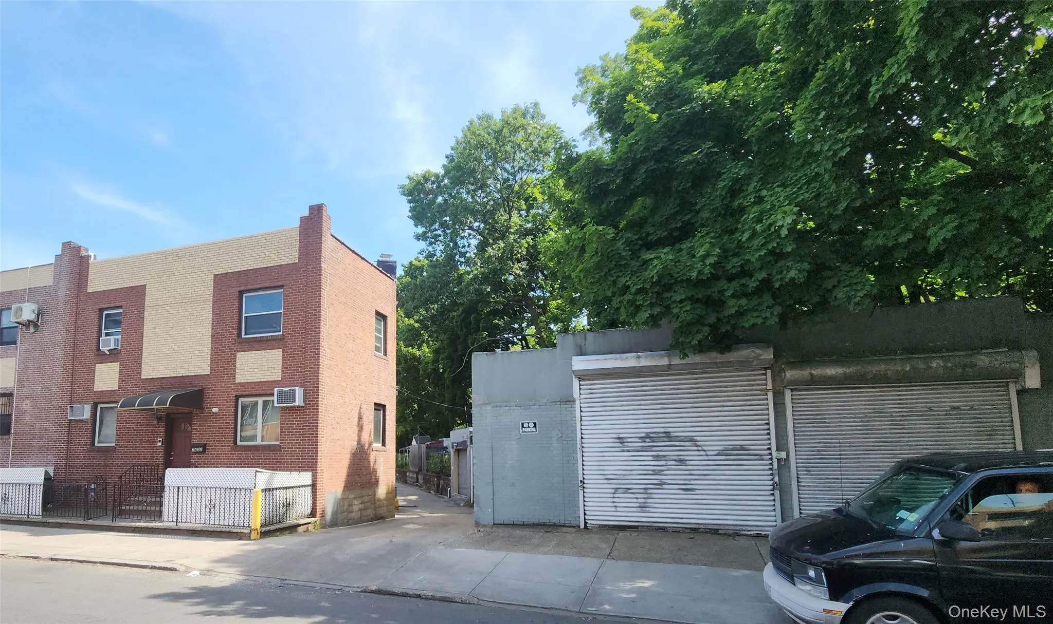 7432 Calamus Avenue, New York, NY, 4 Bedrooms Bedrooms, 10 Rooms Rooms,3 BathroomsBathrooms,Residential,For Rent,Calamus,0,KEY1009439 7432 Calamus Avenue, New York, NY, 4 Bedrooms Bedrooms, 10 Rooms Rooms,3 BathroomsBathrooms,Residential,For Rent,Calamus,0,KEY1009439