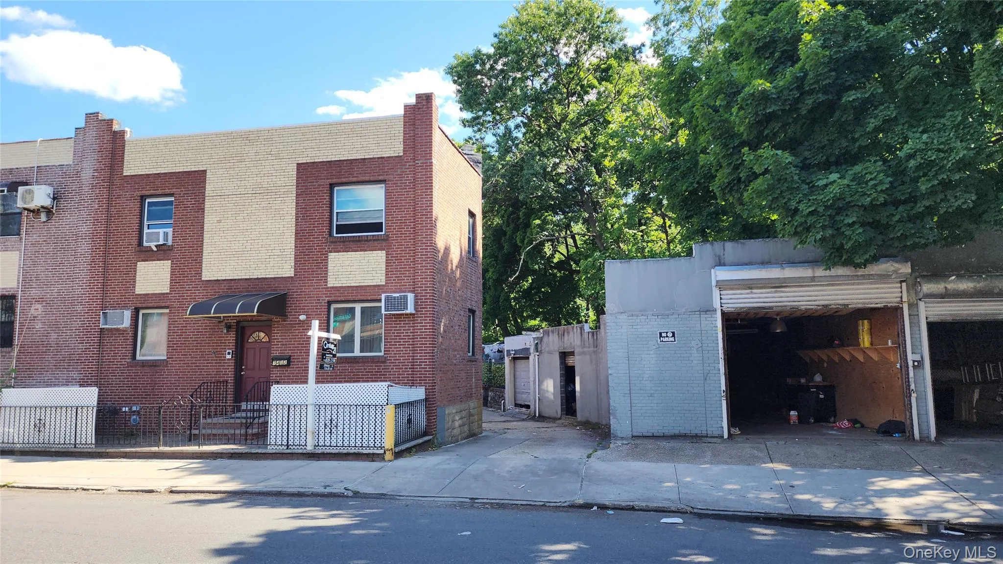 7432 Calamus Avenue, New York, NY, 4 Bedrooms Bedrooms, 10 Rooms Rooms,3 BathroomsBathrooms,Residential,For Rent,Calamus,0,KEY1009439 7432 Calamus Avenue, New York, NY, 4 Bedrooms Bedrooms, 10 Rooms Rooms,3 BathroomsBathrooms,Residential,For Rent,Calamus,0,KEY1009439