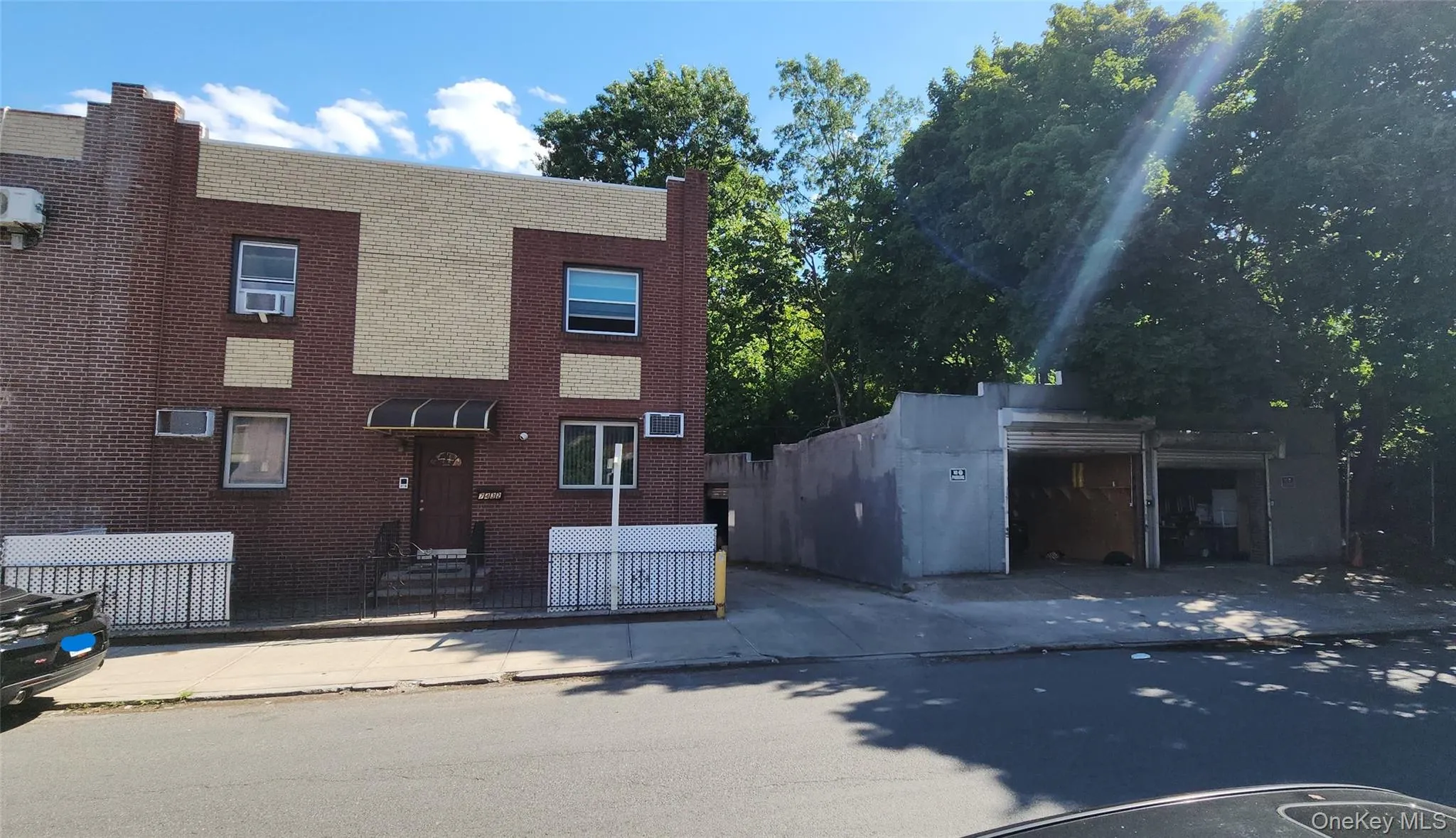 7432 Calamus Avenue, New York, NY, 4 Bedrooms Bedrooms, 10 Rooms Rooms,3 BathroomsBathrooms,Residential,For Rent,Calamus,0,KEY1009439 7432 Calamus Avenue, New York, NY, 4 Bedrooms Bedrooms, 10 Rooms Rooms,3 BathroomsBathrooms,Residential,For Rent,Calamus,0,KEY1009439
