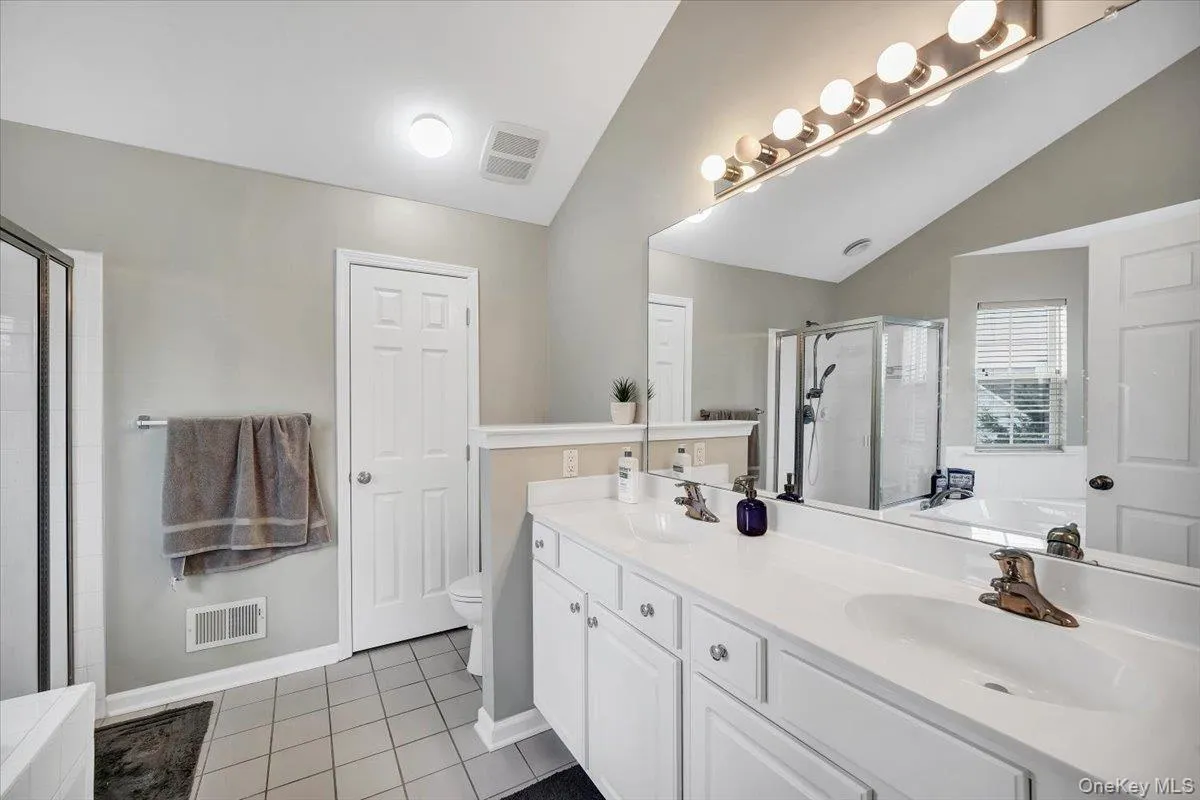 24 Ford Court, Monroe, NY, 3 Bedrooms Bedrooms, 7 Rooms Rooms,2 BathroomsBathrooms,Residential Lease,For Rent,Ford,0,1009441 24 Ford Court, Monroe, NY, 3 Bedrooms Bedrooms, 7 Rooms Rooms,2 BathroomsBathrooms,Residential Lease,For Rent,Ford,0,1009441