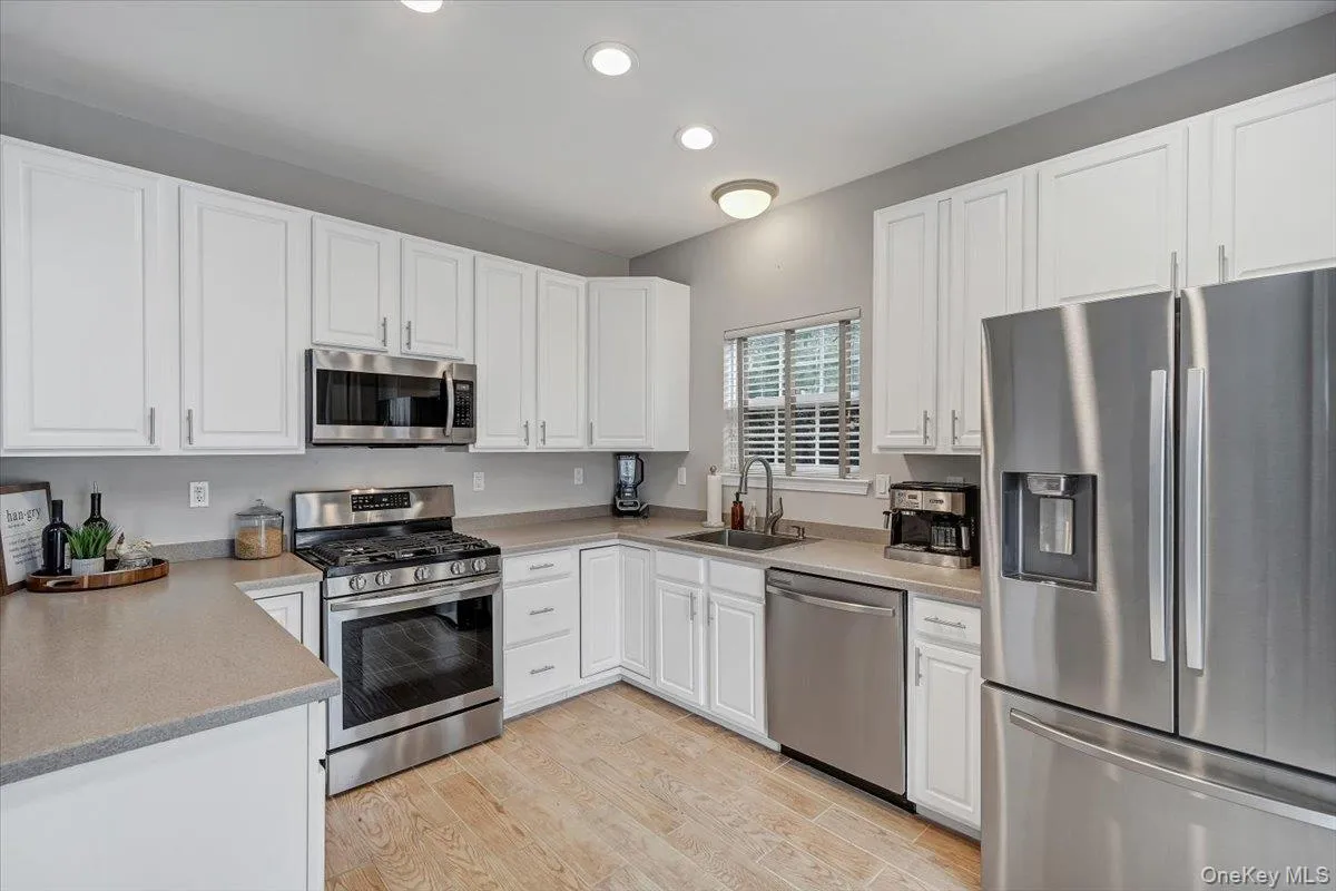 24 Ford Court, Monroe, NY, 3 Bedrooms Bedrooms, 7 Rooms Rooms,2 BathroomsBathrooms,Residential Lease,For Rent,Ford,0,1009441 24 Ford Court, Monroe, NY, 3 Bedrooms Bedrooms, 7 Rooms Rooms,2 BathroomsBathrooms,Residential Lease,For Rent,Ford,0,1009441