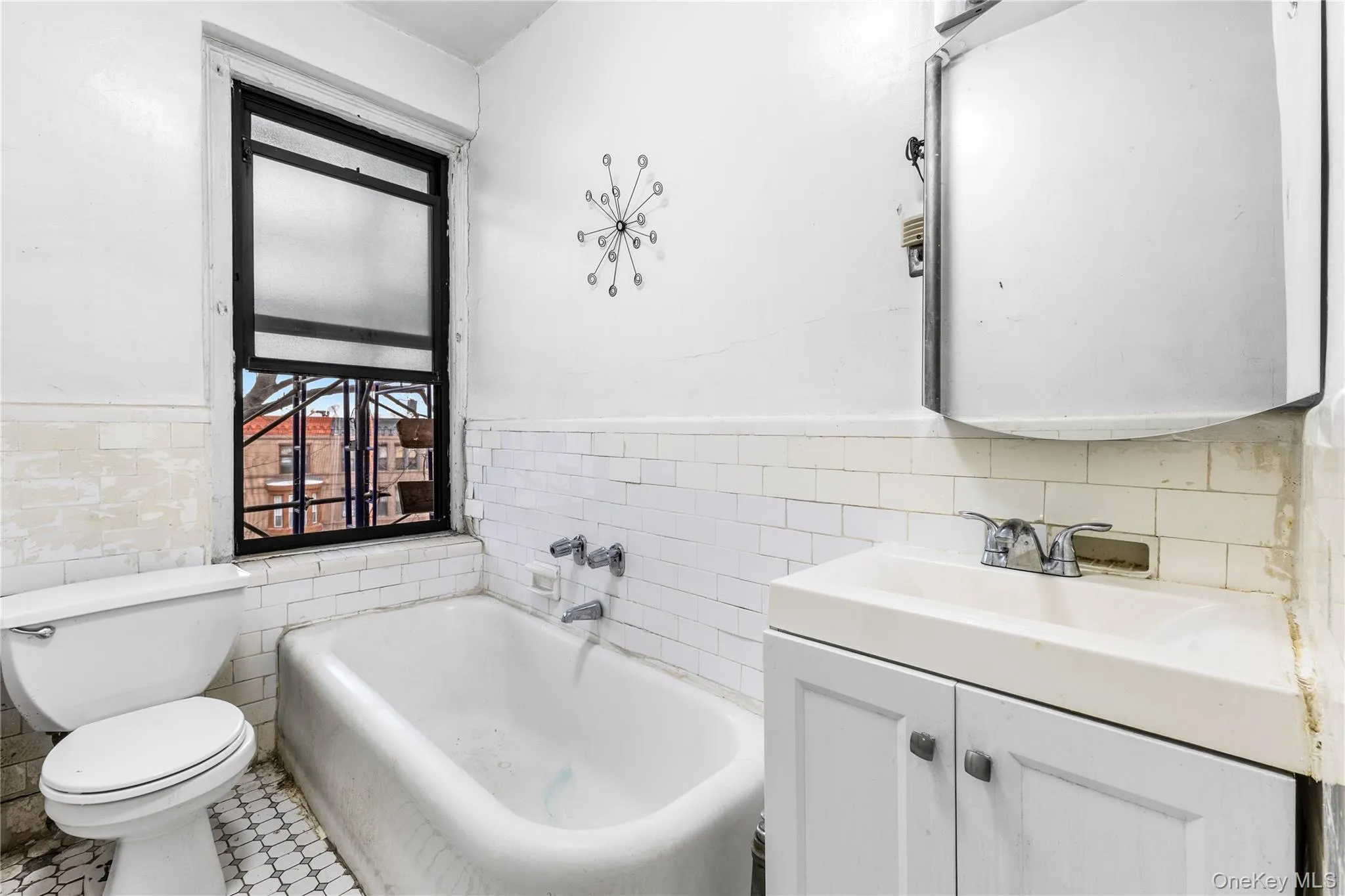 850 Saint Marks Avenue, New York, NY, 3 Bedrooms Bedrooms, 6 Rooms Rooms,1 BathroomBathrooms,Residential,For Rent,Saint Marks,0,1009442 850 Saint Marks Avenue, New York, NY, 3 Bedrooms Bedrooms, 6 Rooms Rooms,1 BathroomBathrooms,Residential,For Rent,Saint Marks,0,1009442