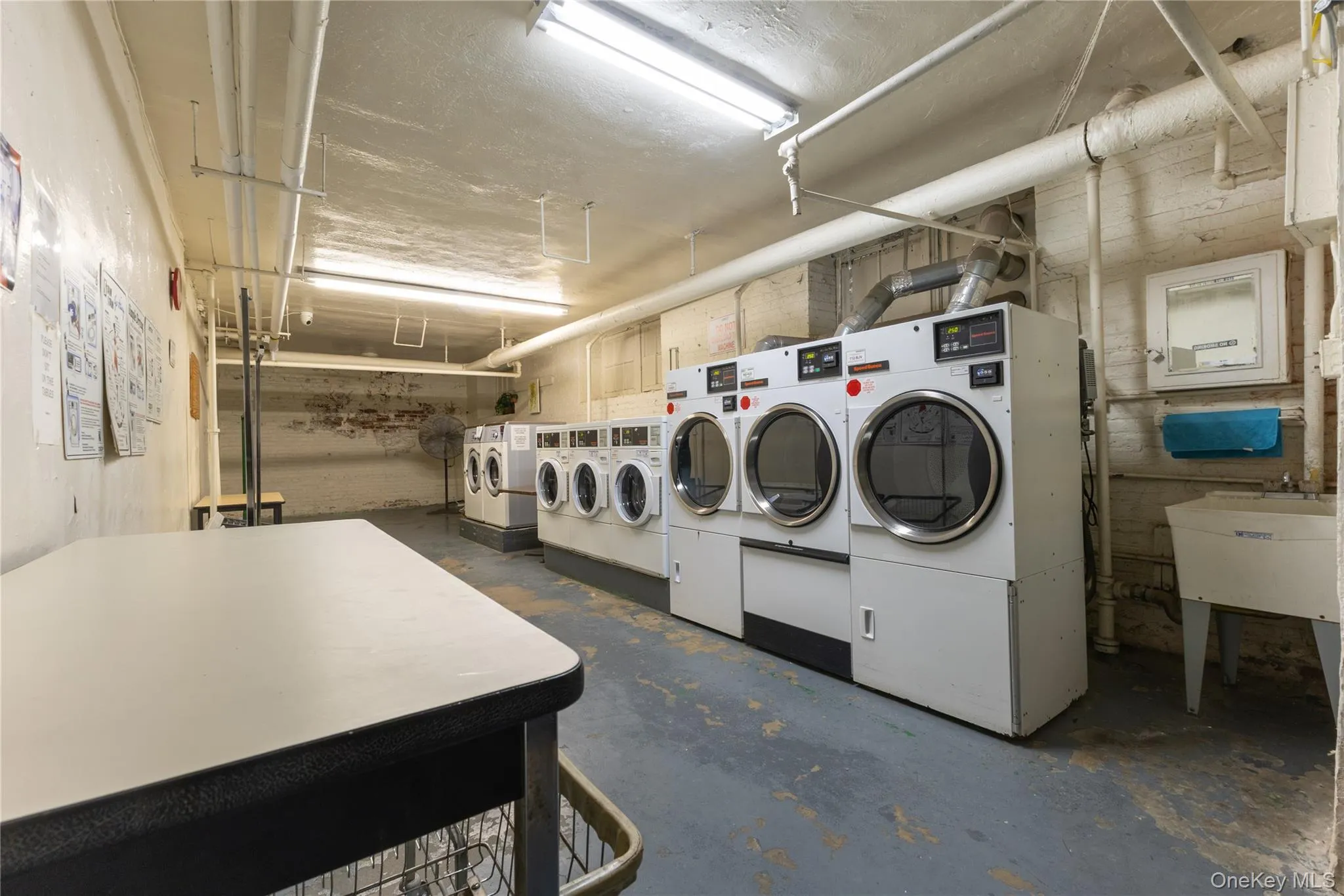 850 Saint Marks Avenue, New York, NY, 3 Bedrooms Bedrooms, 6 Rooms Rooms,1 BathroomBathrooms,Residential,For Rent,Saint Marks,0,1009442 850 Saint Marks Avenue, New York, NY, 3 Bedrooms Bedrooms, 6 Rooms Rooms,1 BathroomBathrooms,Residential,For Rent,Saint Marks,0,1009442