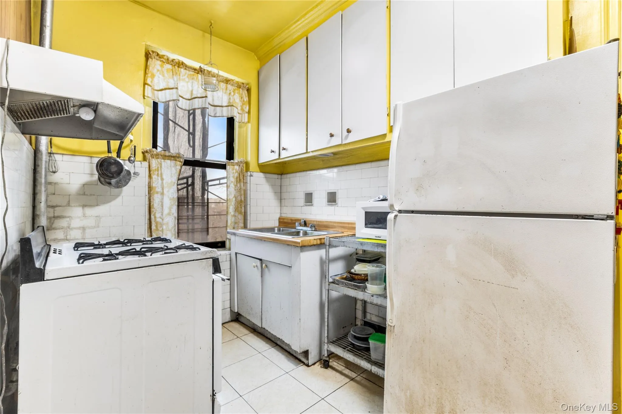 850 Saint Marks Avenue, New York, NY, 3 Bedrooms Bedrooms, 6 Rooms Rooms,1 BathroomBathrooms,Residential,For Rent,Saint Marks,0,1009442 850 Saint Marks Avenue, New York, NY, 3 Bedrooms Bedrooms, 6 Rooms Rooms,1 BathroomBathrooms,Residential,For Rent,Saint Marks,0,1009442