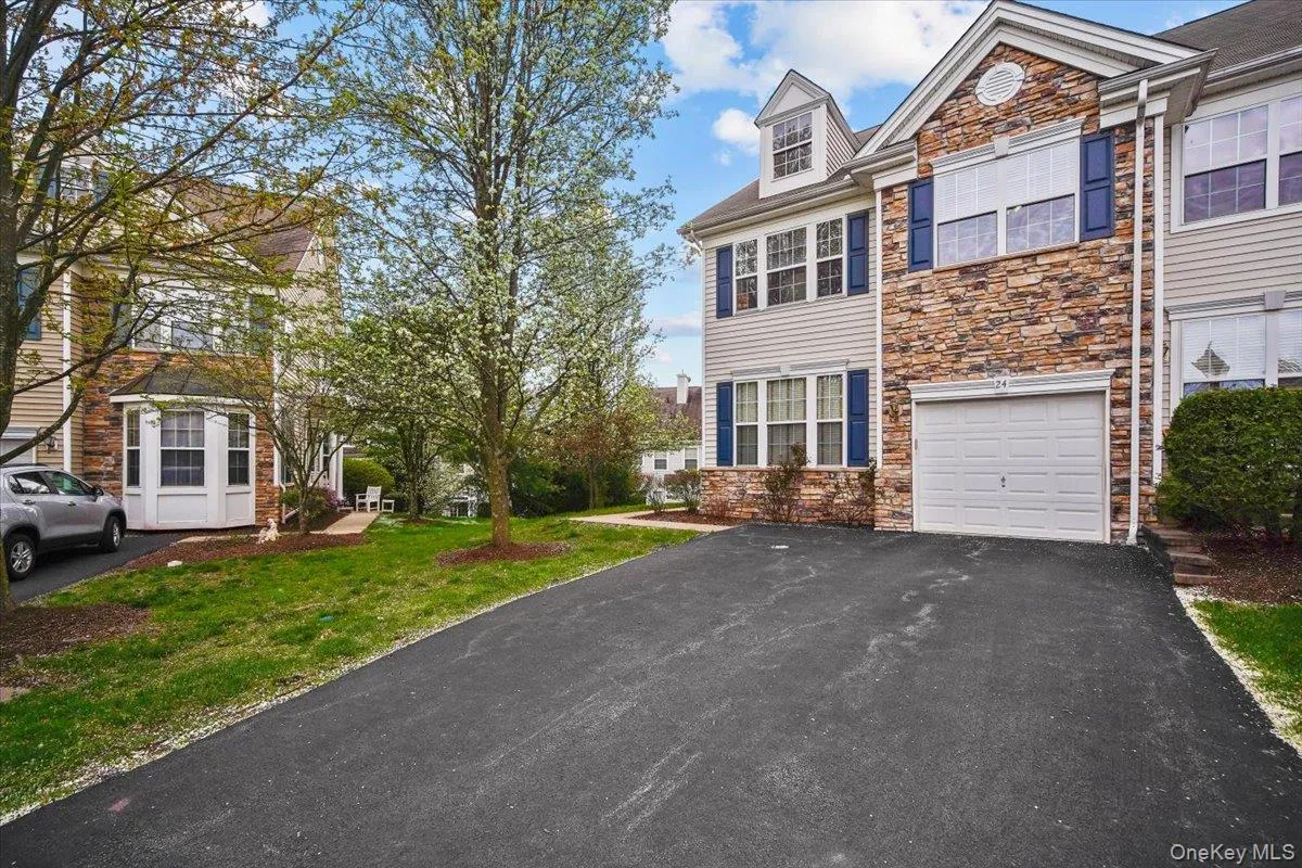 24 Ford Court, Monroe, NY, 3 Bedrooms Bedrooms, 7 Rooms Rooms,2 BathroomsBathrooms,Residential,For Rent,Ford,0,1009443 24 Ford Court, Monroe, NY, 3 Bedrooms Bedrooms, 7 Rooms Rooms,2 BathroomsBathrooms,Residential,For Rent,Ford,0,1009443