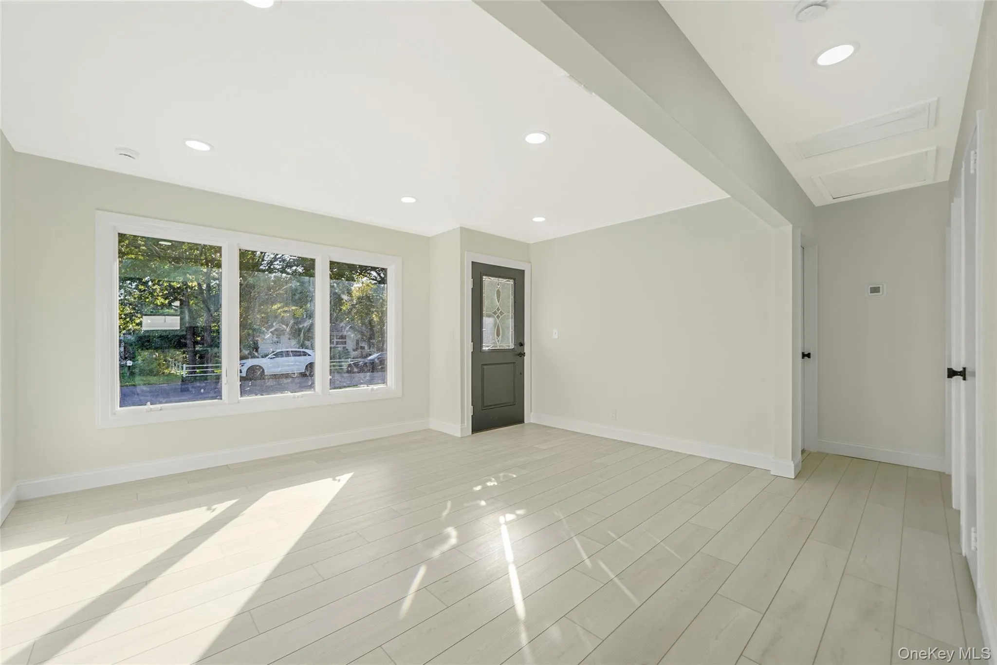 93 Royal Avenue, Riverhead, NY, 2 Bedrooms Bedrooms, 5 Rooms Rooms,1 BathroomBathrooms,Residential,For Rent,Royal,0,1009445 93 Royal Avenue, Riverhead, NY, 2 Bedrooms Bedrooms, 5 Rooms Rooms,1 BathroomBathrooms,Residential,For Rent,Royal,0,1009445