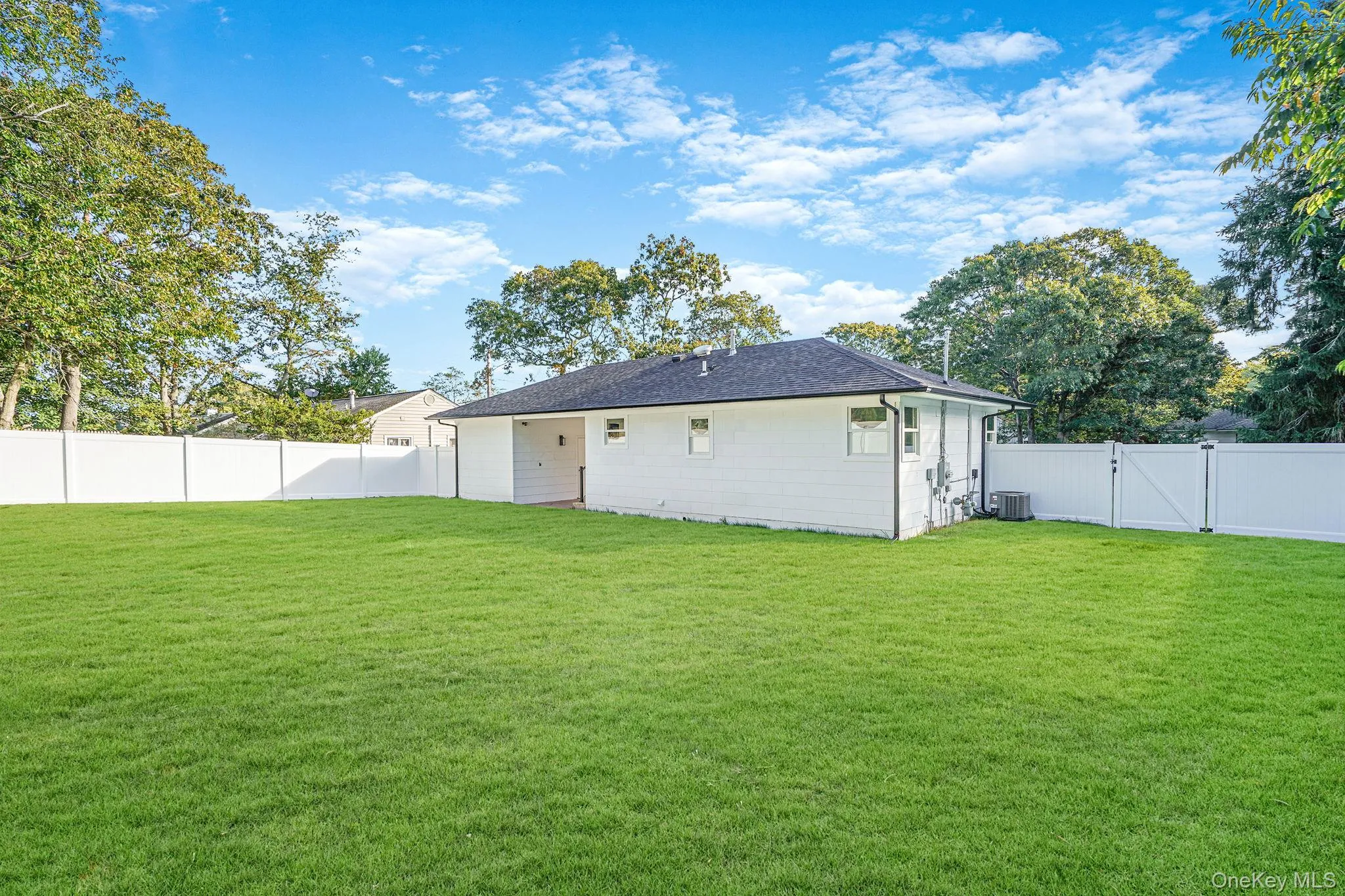 93 Royal Avenue, Riverhead, NY, 2 Bedrooms Bedrooms, 5 Rooms Rooms,1 BathroomBathrooms,Residential,For Rent,Royal,0,1009445 93 Royal Avenue, Riverhead, NY, 2 Bedrooms Bedrooms, 5 Rooms Rooms,1 BathroomBathrooms,Residential,For Rent,Royal,0,1009445