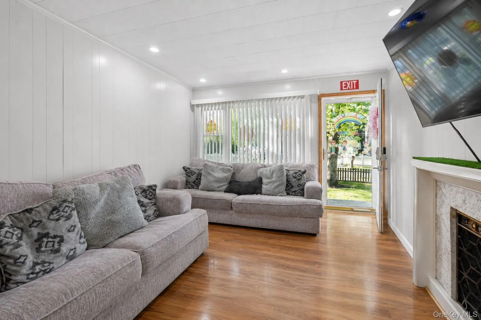 84 Queen Road, Brookhaven, NY, 3 Bedrooms Bedrooms, 5 Rooms Rooms,2 BathroomsBathrooms,Residential,For Rent,Queen,0,1009449 84 Queen Road, Brookhaven, NY, 3 Bedrooms Bedrooms, 5 Rooms Rooms,2 BathroomsBathrooms,Residential,For Rent,Queen,0,1009449