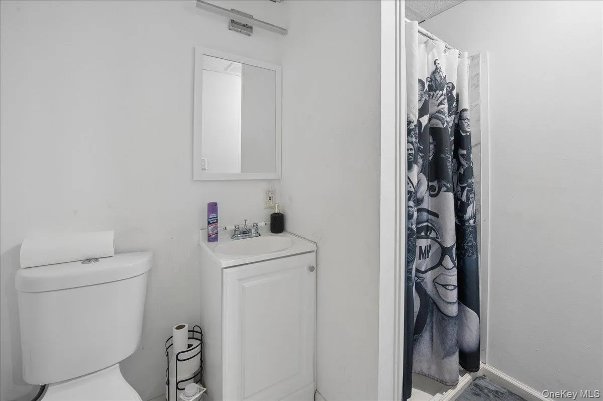 84 Queen Road, Brookhaven, NY, 3 Bedrooms Bedrooms, 5 Rooms Rooms,2 BathroomsBathrooms,Residential,For Rent,Queen,0,1009449 84 Queen Road, Brookhaven, NY, 3 Bedrooms Bedrooms, 5 Rooms Rooms,2 BathroomsBathrooms,Residential,For Rent,Queen,0,1009449
