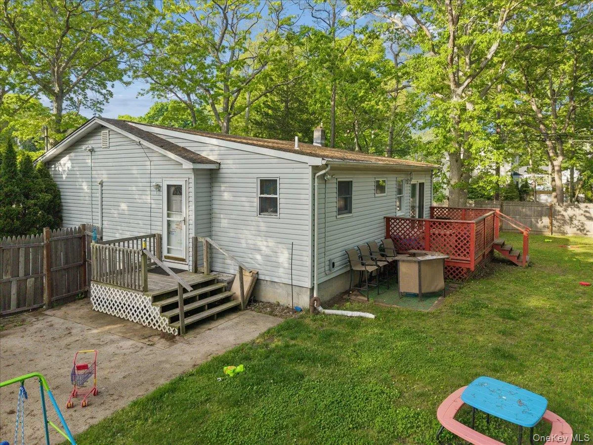 84 Queen Road, Brookhaven, NY, 3 Bedrooms Bedrooms, 5 Rooms Rooms,2 BathroomsBathrooms,Residential,For Rent,Queen,0,1009449 84 Queen Road, Brookhaven, NY, 3 Bedrooms Bedrooms, 5 Rooms Rooms,2 BathroomsBathrooms,Residential,For Rent,Queen,0,1009449