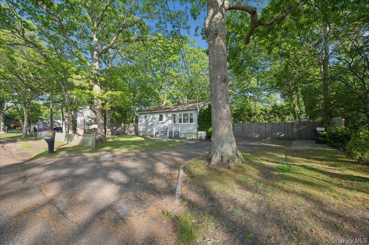 84 Queen Road, Brookhaven, NY, 3 Bedrooms Bedrooms, 5 Rooms Rooms,2 BathroomsBathrooms,Residential,For Rent,Queen,0,1009449 84 Queen Road, Brookhaven, NY, 3 Bedrooms Bedrooms, 5 Rooms Rooms,2 BathroomsBathrooms,Residential,For Rent,Queen,0,1009449