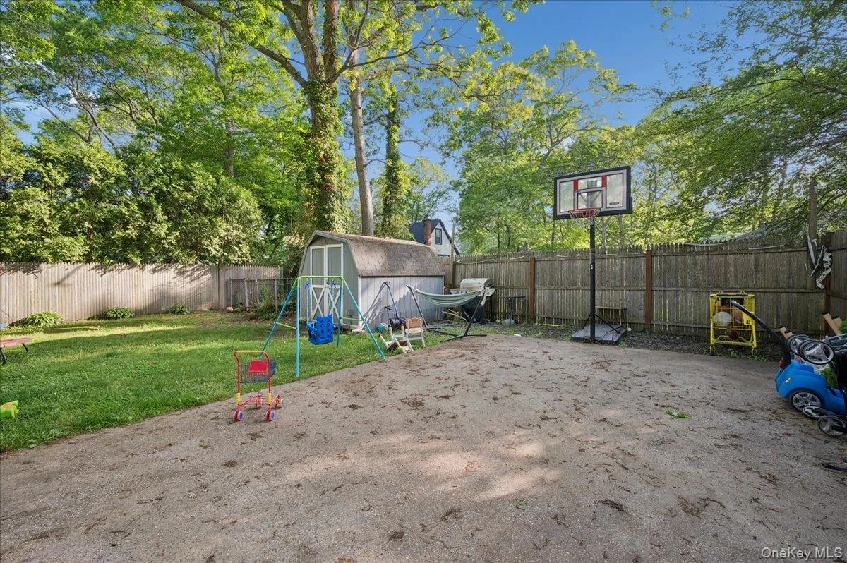 84 Queen Road, Brookhaven, NY, 3 Bedrooms Bedrooms, 5 Rooms Rooms,2 BathroomsBathrooms,Residential,For Rent,Queen,0,1009449 84 Queen Road, Brookhaven, NY, 3 Bedrooms Bedrooms, 5 Rooms Rooms,2 BathroomsBathrooms,Residential,For Rent,Queen,0,1009449