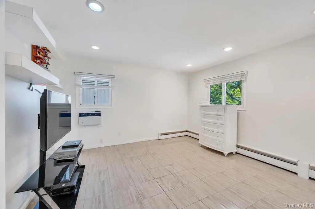 1827 Roberta Lane, Hempstead, NY, 3 Bedrooms Bedrooms, 9 Rooms Rooms,2 BathroomsBathrooms,Residential,For Rent,Roberta,0,1009455 1827 Roberta Lane, Hempstead, NY, 3 Bedrooms Bedrooms, 9 Rooms Rooms,2 BathroomsBathrooms,Residential,For Rent,Roberta,0,1009455