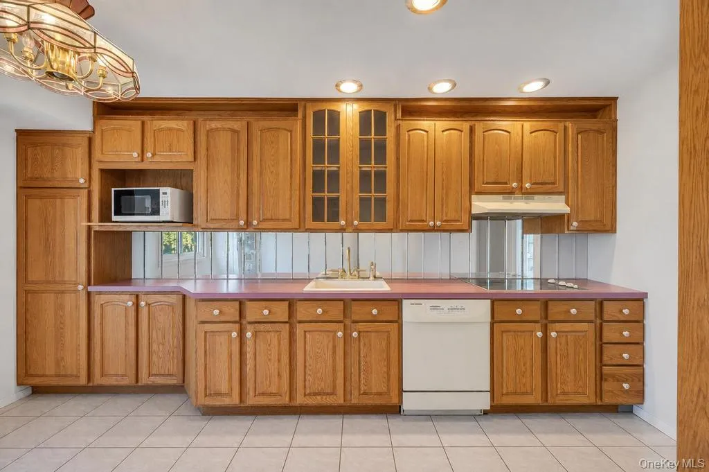 1827 Roberta Lane, Hempstead, NY, 3 Bedrooms Bedrooms, 9 Rooms Rooms,2 BathroomsBathrooms,Residential,For Rent,Roberta,0,1009455 1827 Roberta Lane, Hempstead, NY, 3 Bedrooms Bedrooms, 9 Rooms Rooms,2 BathroomsBathrooms,Residential,For Rent,Roberta,0,1009455