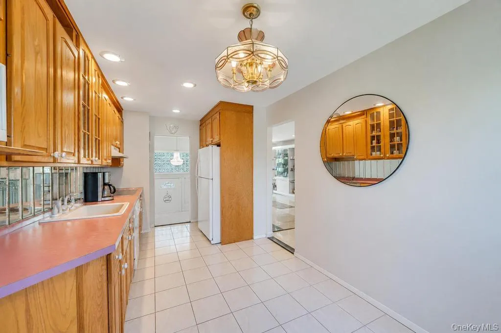 1827 Roberta Lane, Hempstead, NY, 3 Bedrooms Bedrooms, 9 Rooms Rooms,2 BathroomsBathrooms,Residential,For Rent,Roberta,0,1009455 1827 Roberta Lane, Hempstead, NY, 3 Bedrooms Bedrooms, 9 Rooms Rooms,2 BathroomsBathrooms,Residential,For Rent,Roberta,0,1009455