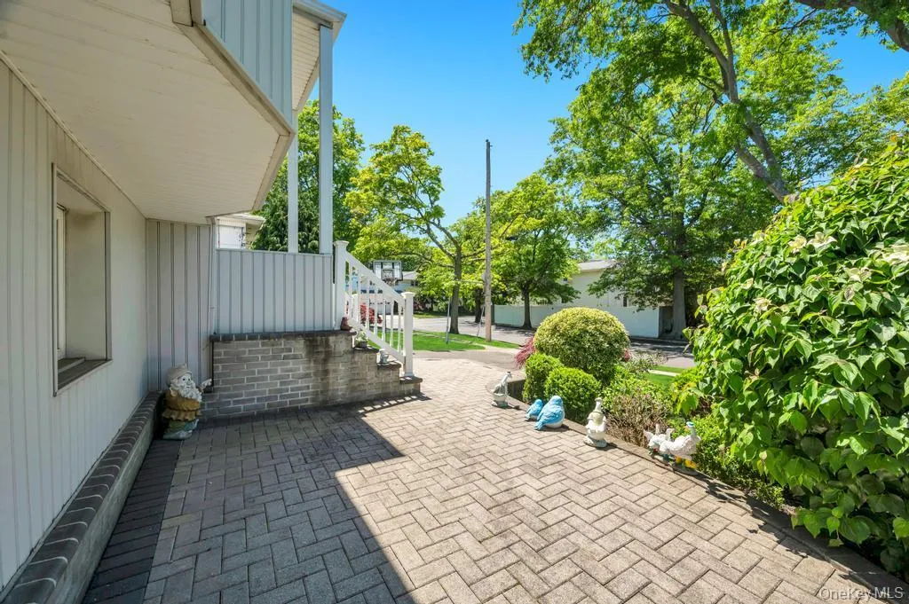 1827 Roberta Lane, Hempstead, NY, 3 Bedrooms Bedrooms, 9 Rooms Rooms,2 BathroomsBathrooms,Residential,For Rent,Roberta,0,1009455 1827 Roberta Lane, Hempstead, NY, 3 Bedrooms Bedrooms, 9 Rooms Rooms,2 BathroomsBathrooms,Residential,For Rent,Roberta,0,1009455