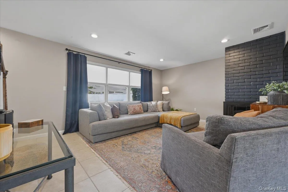 346 Seaford Avenue, Oyster Bay, NY, 4 Bedrooms Bedrooms, 9 Rooms Rooms,2 BathroomsBathrooms,Residential,For Rent,Seaford,0,1009456 346 Seaford Avenue, Oyster Bay, NY, 4 Bedrooms Bedrooms, 9 Rooms Rooms,2 BathroomsBathrooms,Residential,For Rent,Seaford,0,1009456