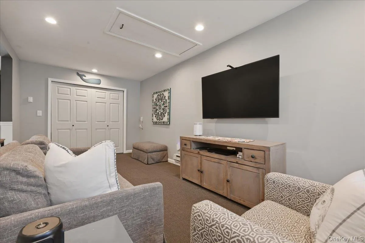 346 Seaford Avenue, Oyster Bay, NY, 4 Bedrooms Bedrooms, 9 Rooms Rooms,2 BathroomsBathrooms,Residential,For Rent,Seaford,0,1009456 346 Seaford Avenue, Oyster Bay, NY, 4 Bedrooms Bedrooms, 9 Rooms Rooms,2 BathroomsBathrooms,Residential,For Rent,Seaford,0,1009456